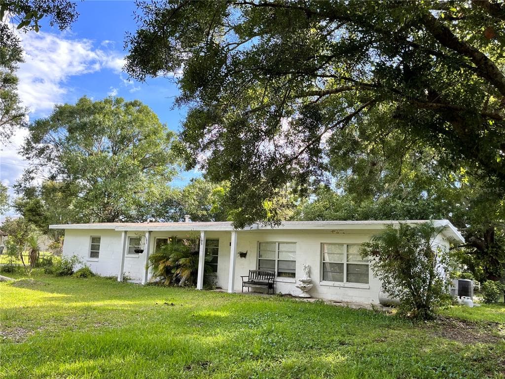 1808 ZIPPERER ROAD BRADENTON, FL 34212