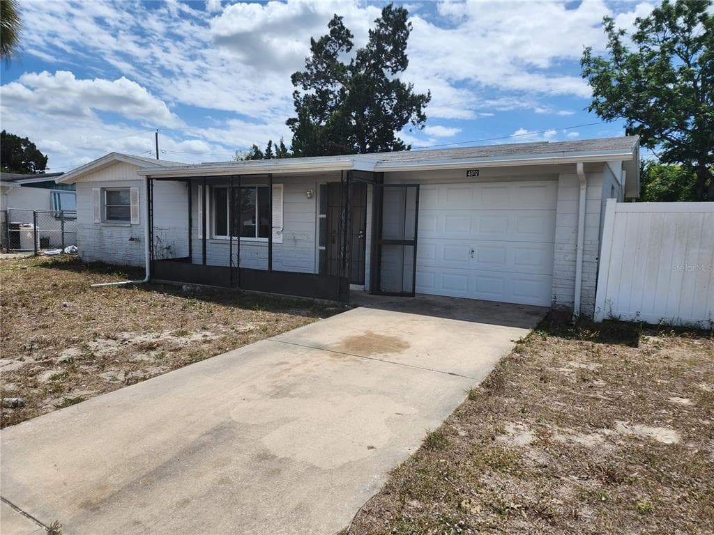 4802 GUARDIAN AVENUE HOLIDAY, FL 34690