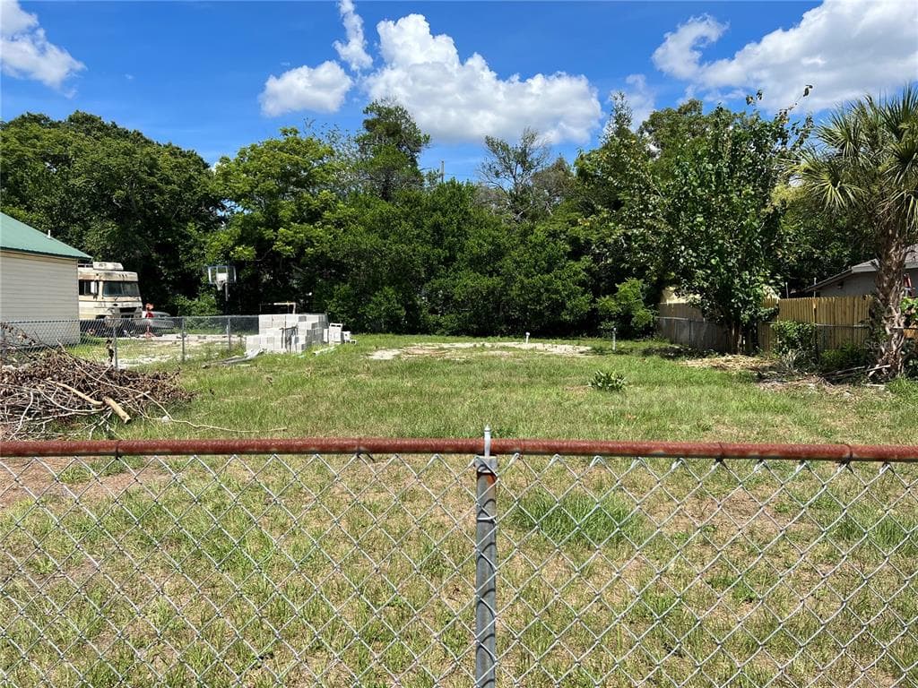 3605 WHITTIER STREET TAMPA, FL 33619
