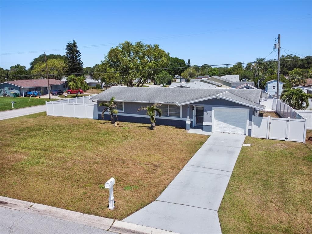 11917 85TH TER SEMINOLE, FL 33772