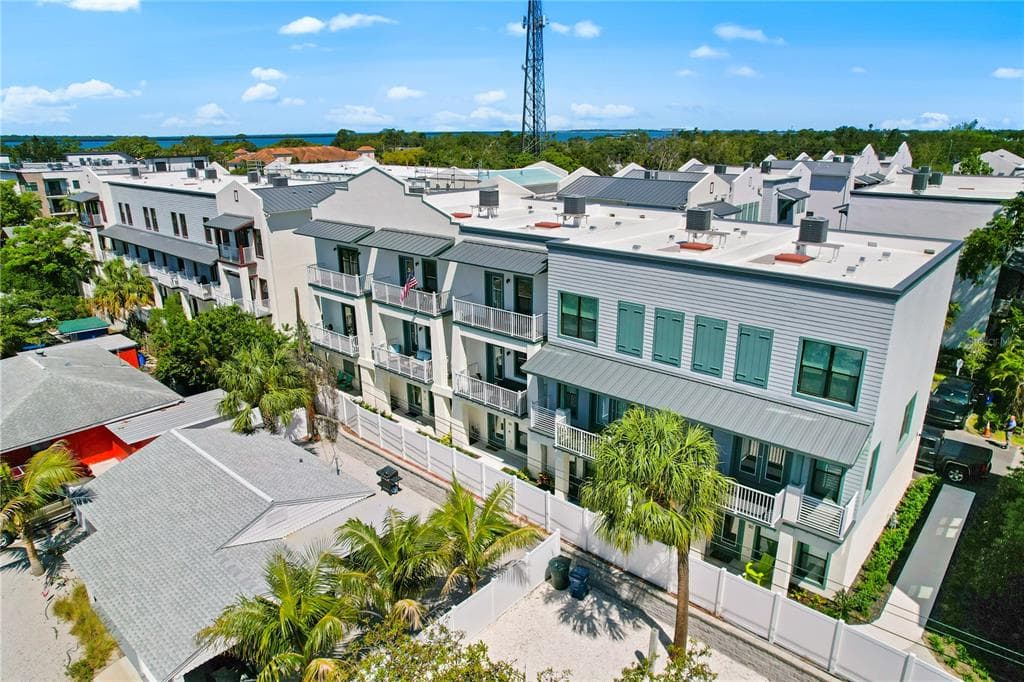 946 HIGHLAND AVENUE UNIT 52 DUNEDIN, FL 34698