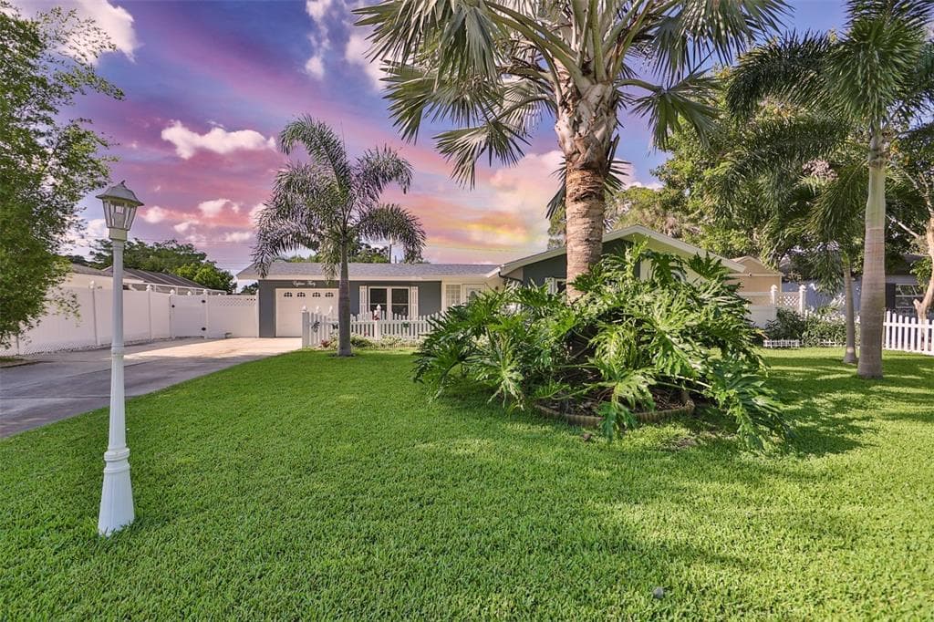 1830 62ND AVENUE S ST PETERSBURG, FL 33712