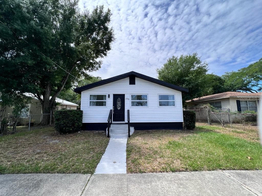 1716 W PALMETTO STREET