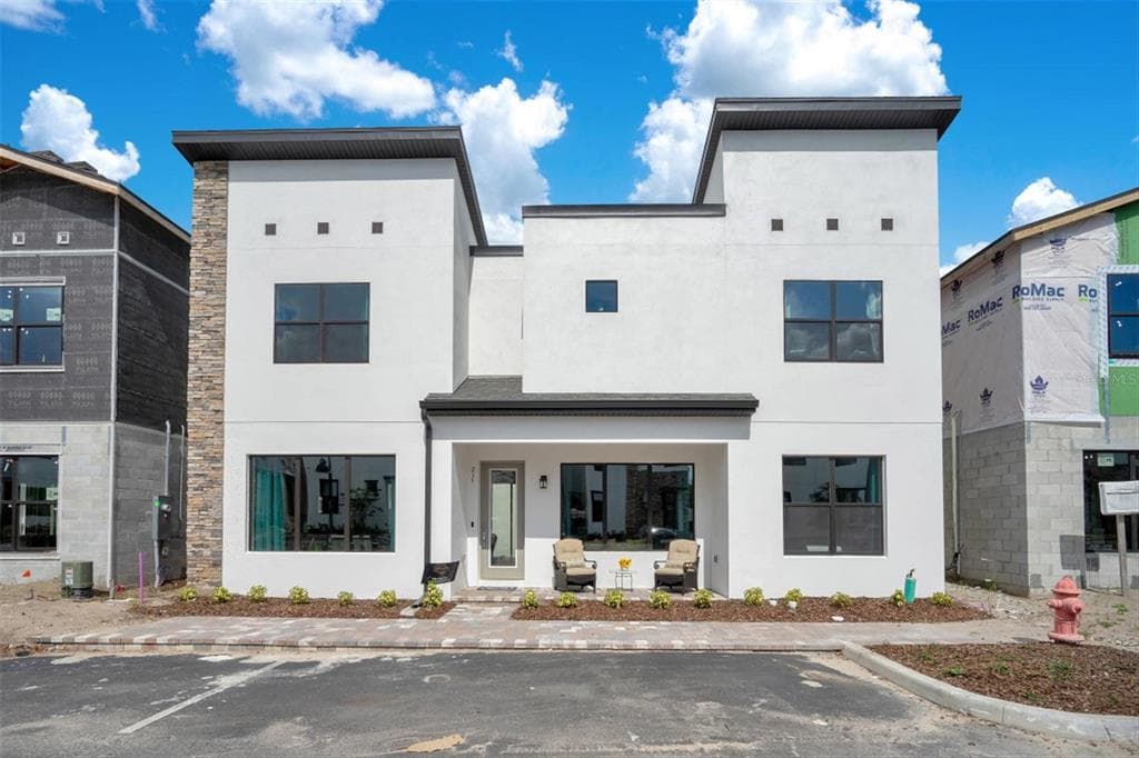 215 VILLA DOMANI CIRCLE DAVENPORT, FL 33896