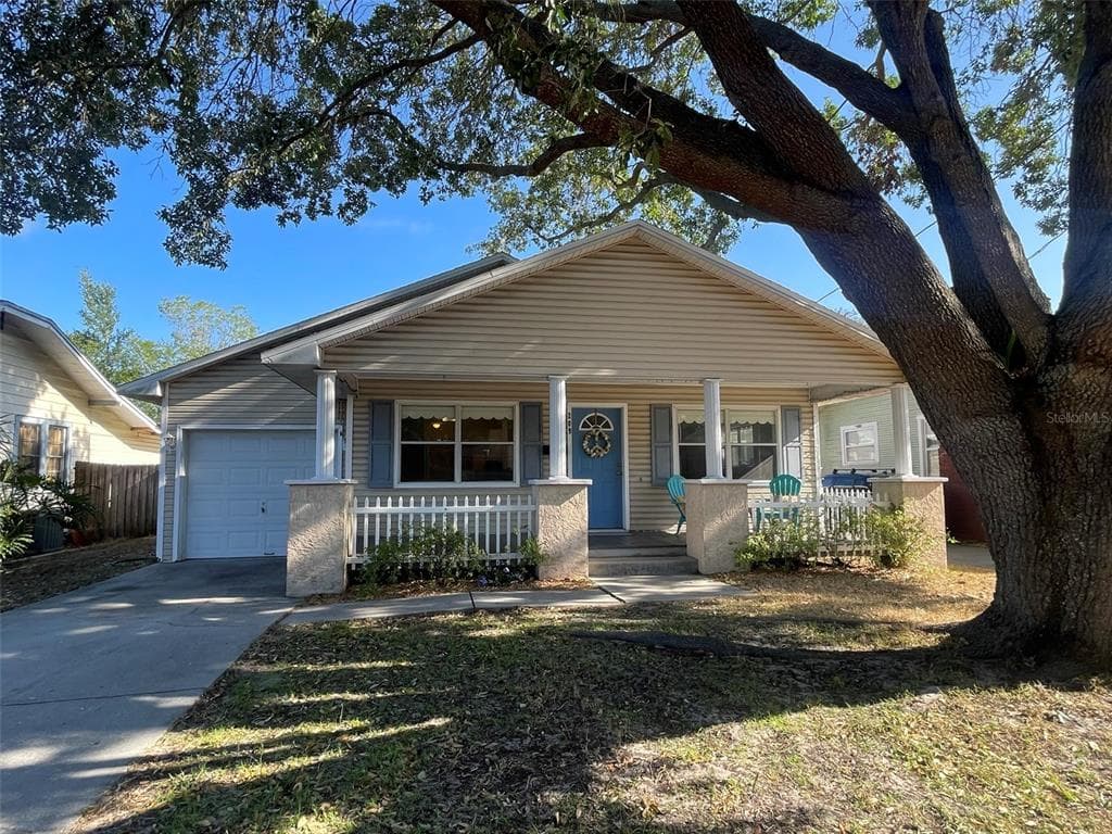 209 W HAYA STREET TAMPA, FL 33603