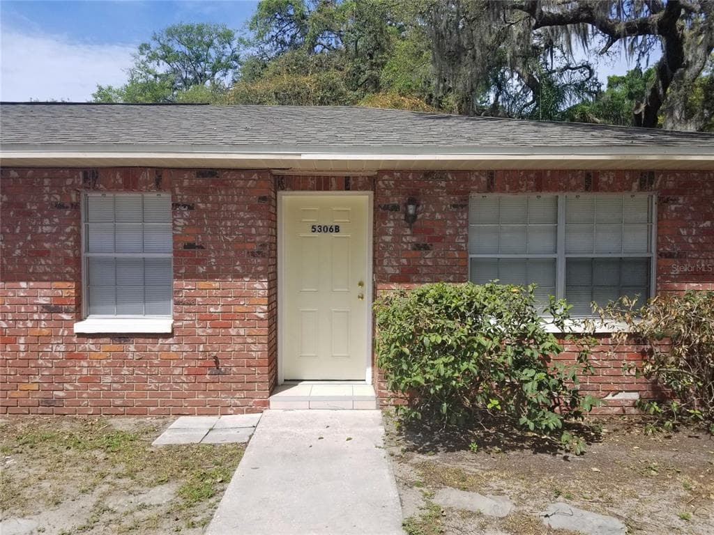 5306 PLUM AVENUE UNIT B SEFFNER, FL 33584