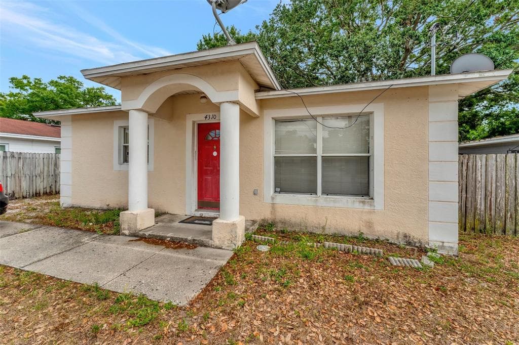 4310 W NASSAU STREET