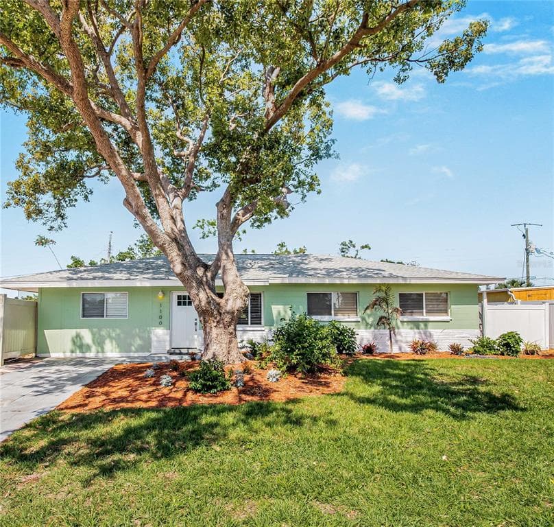 1100 DARTMOUTH DRIVE BRADENTON, FL 34207
