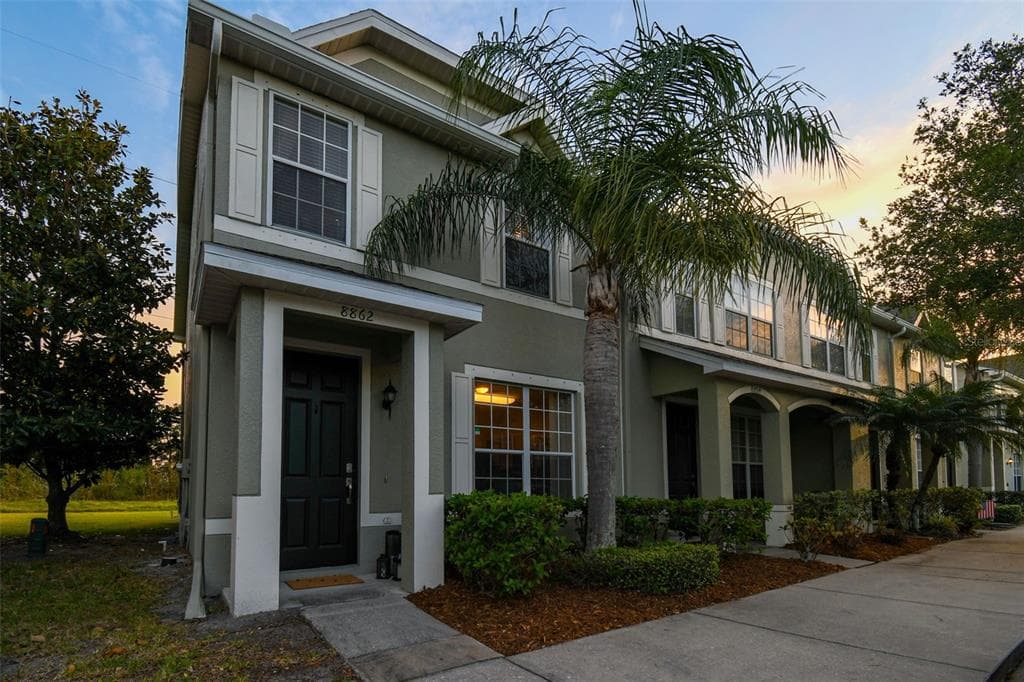 8862 CHRISTIE DRIVE LARGO, FL 33771