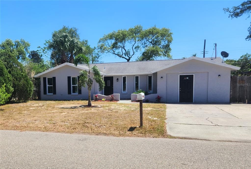 5540 SILVER SPUR DRIVE HOLIDAY, FL 34690