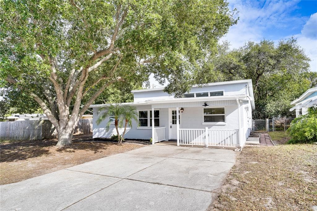 10406 118TH PLACE LARGO, FL 33773