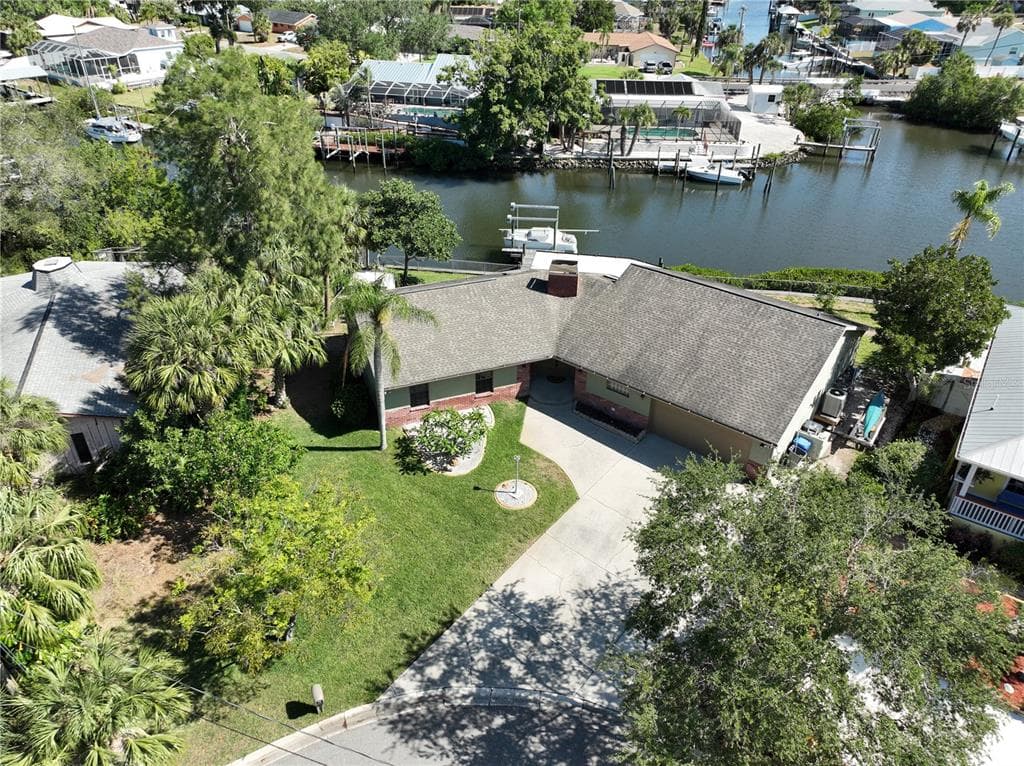 605 KINGSTON COURT APOLLO BEACH, FL 33572