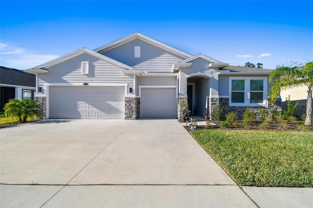10735 LAXER CAY LOOP SAN ANTONIO, FL 33576