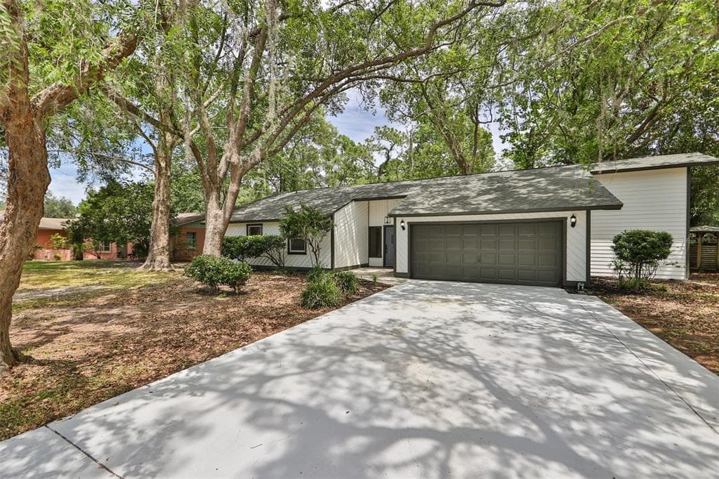 4746 PARKWAY BOULEVARD LAND O LAKES, FL 34639