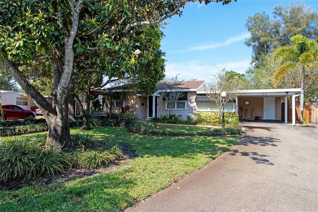 1533 59TH STREET N ST PETERSBURG, FL 33710