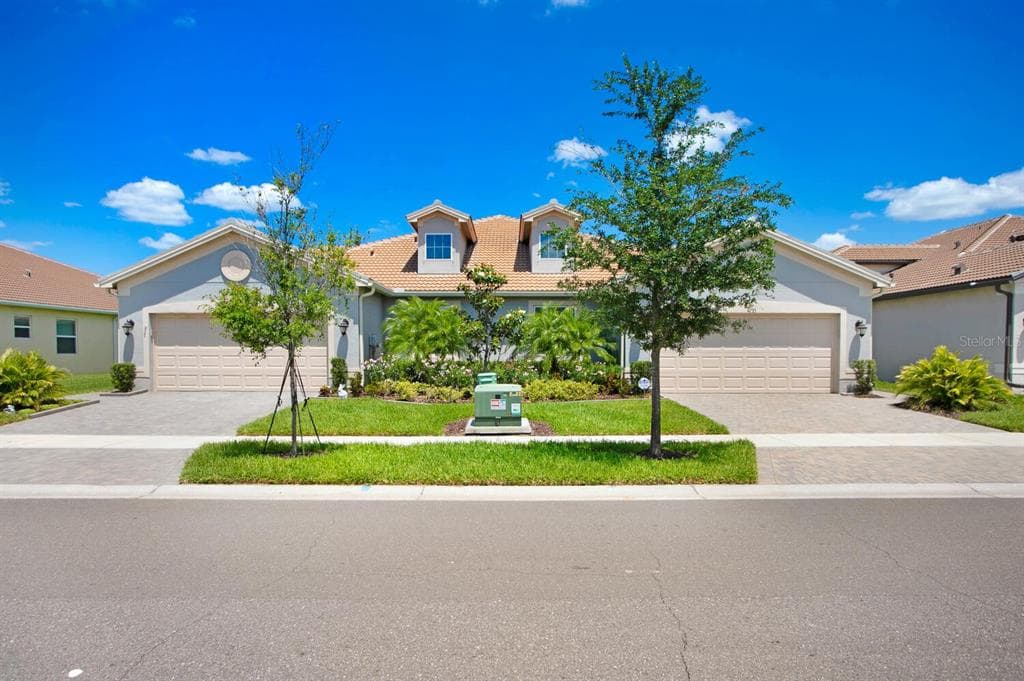 4737 AVILA LAKES DRIVE WIMAUMA, FL 33598