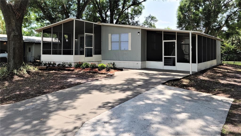 2518 KYLE STREET LAKELAND, FL 33815