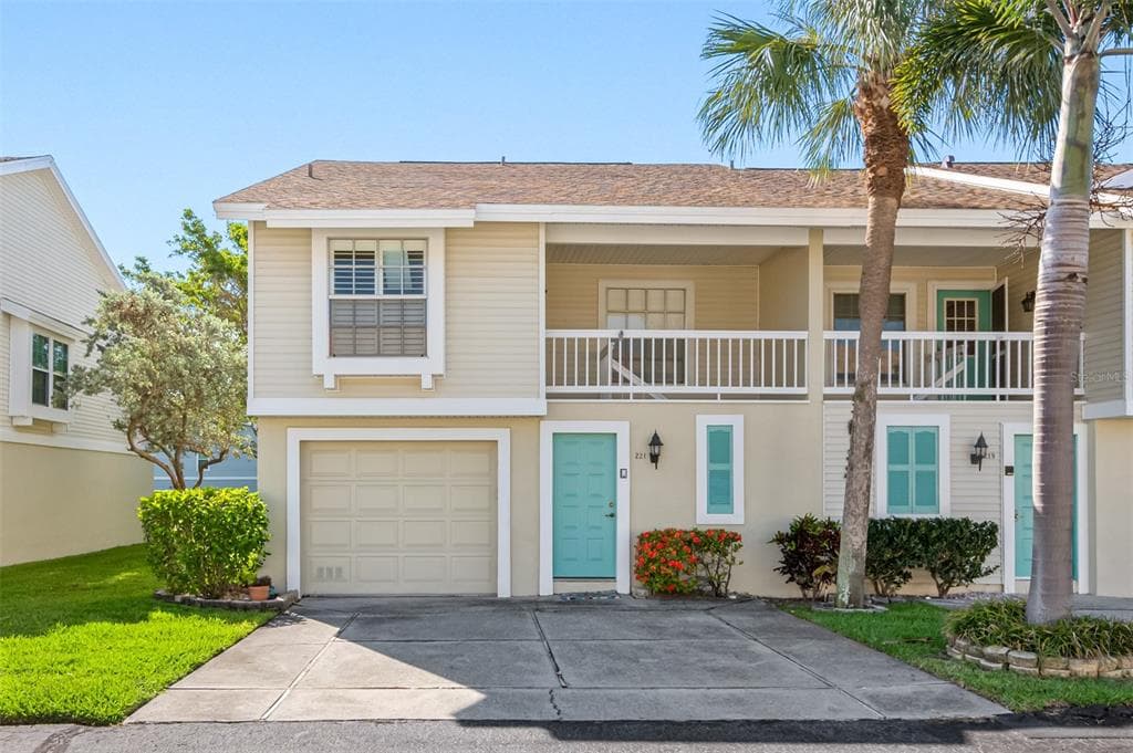 221 SUN VISTA COURT S UNIT 8 TREASURE ISLAND, FL 33706