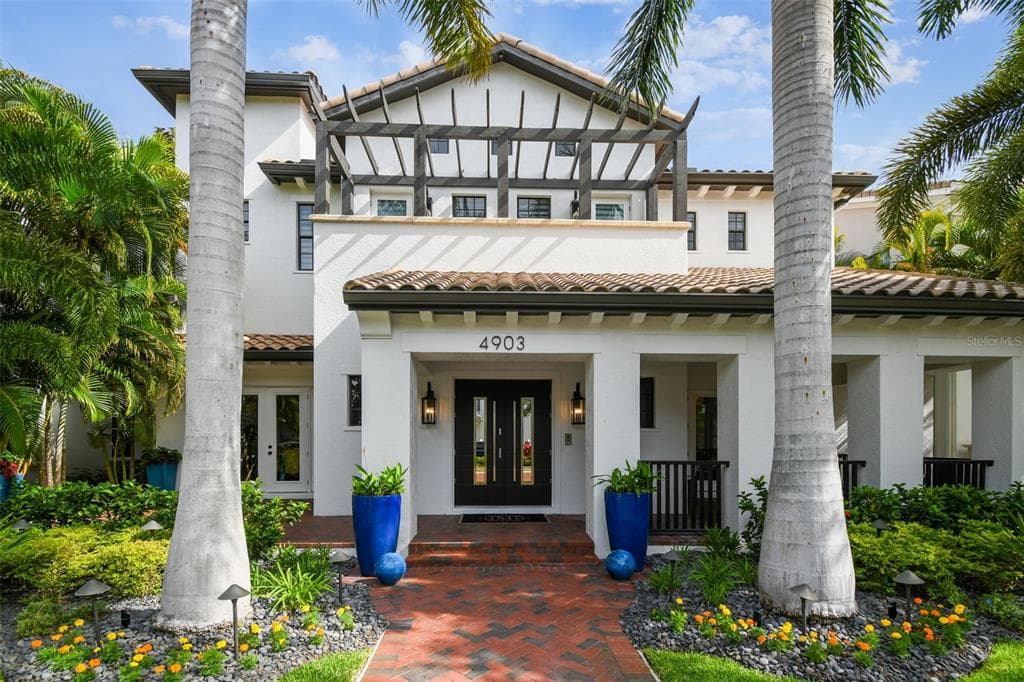 4903 YACHT CLUB DRIVE