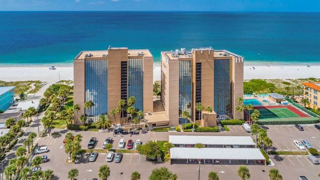900 GULF BOULEVARD UNIT 705 INDIAN ROCKS BEACH, FL 33785