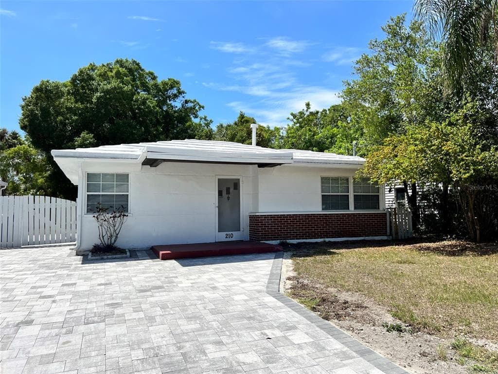 210 N NEW JERSEY AVENUE TAMPA, FL 33609
