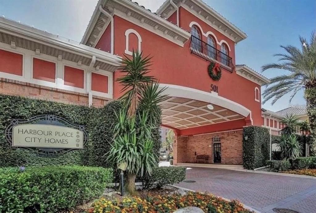 501 KNIGHTS RUN AVENUE UNIT 2215 TAMPA, FL 33602