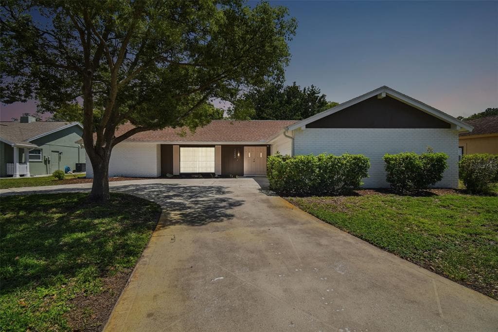 12802 CHARTER OAK WAY HUDSON, FL 34667