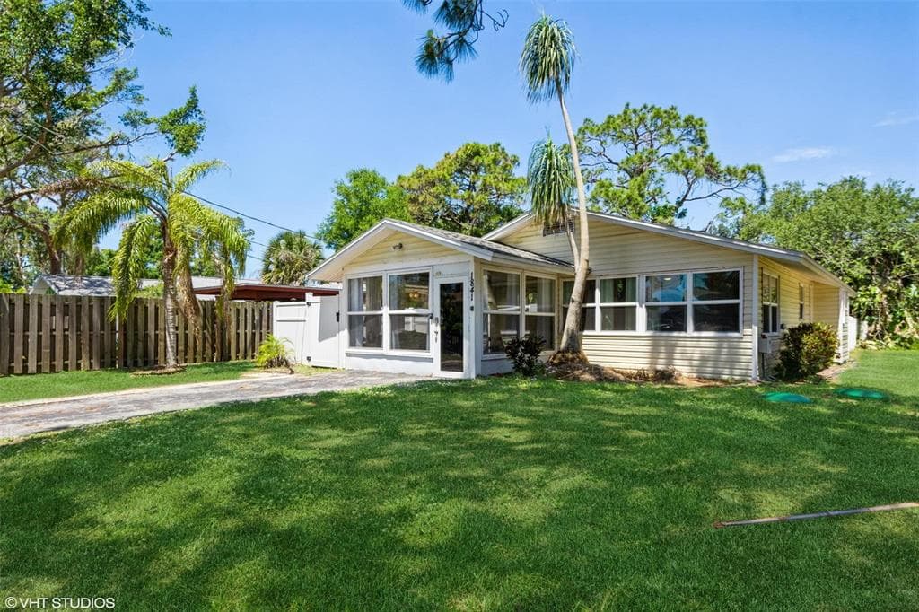 1841 JOYCE STREET SARASOTA, FL 34231