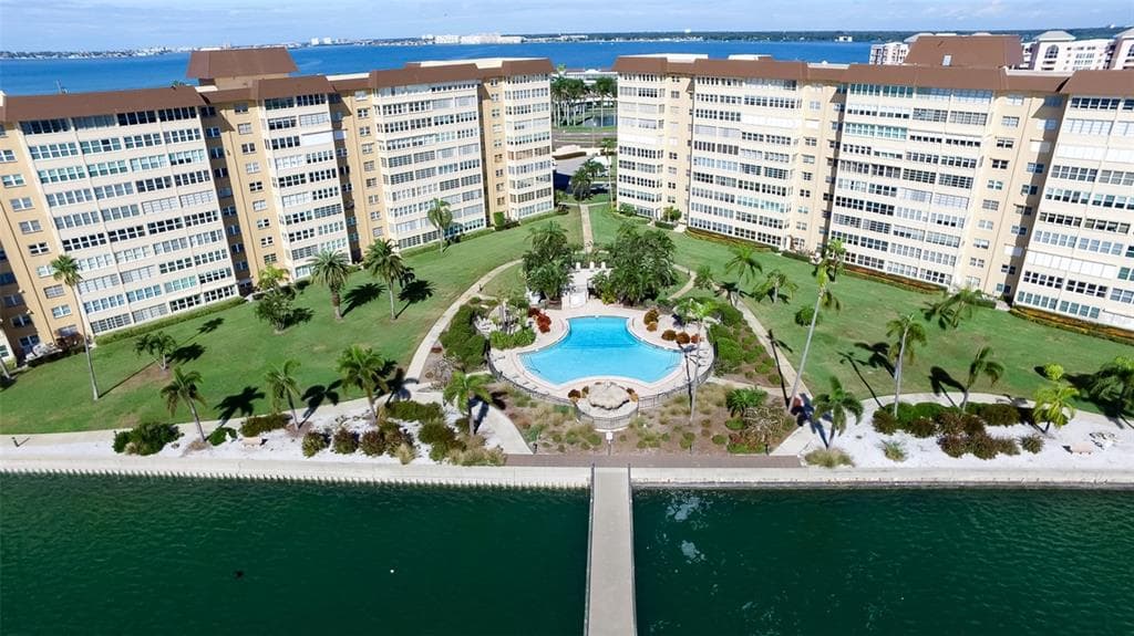 5220 BRITTANY DRIVE S UNIT 706 ST PETERSBURG, FL 33715