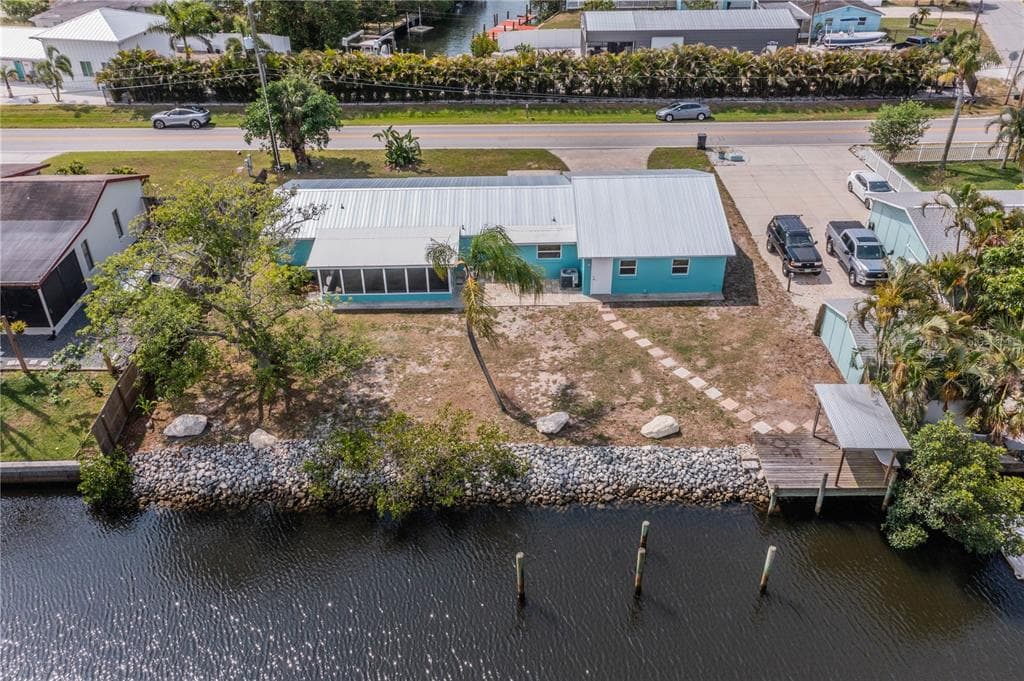 3211 W SHELL POINT ROAD RUSKIN, FL 33570
