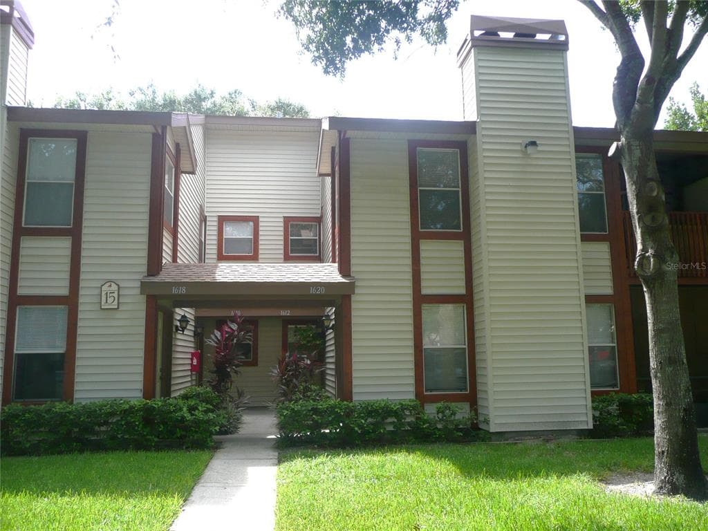 1721 HAMPTON LANE UNIT 1721 PALM HARBOR, FL 34683