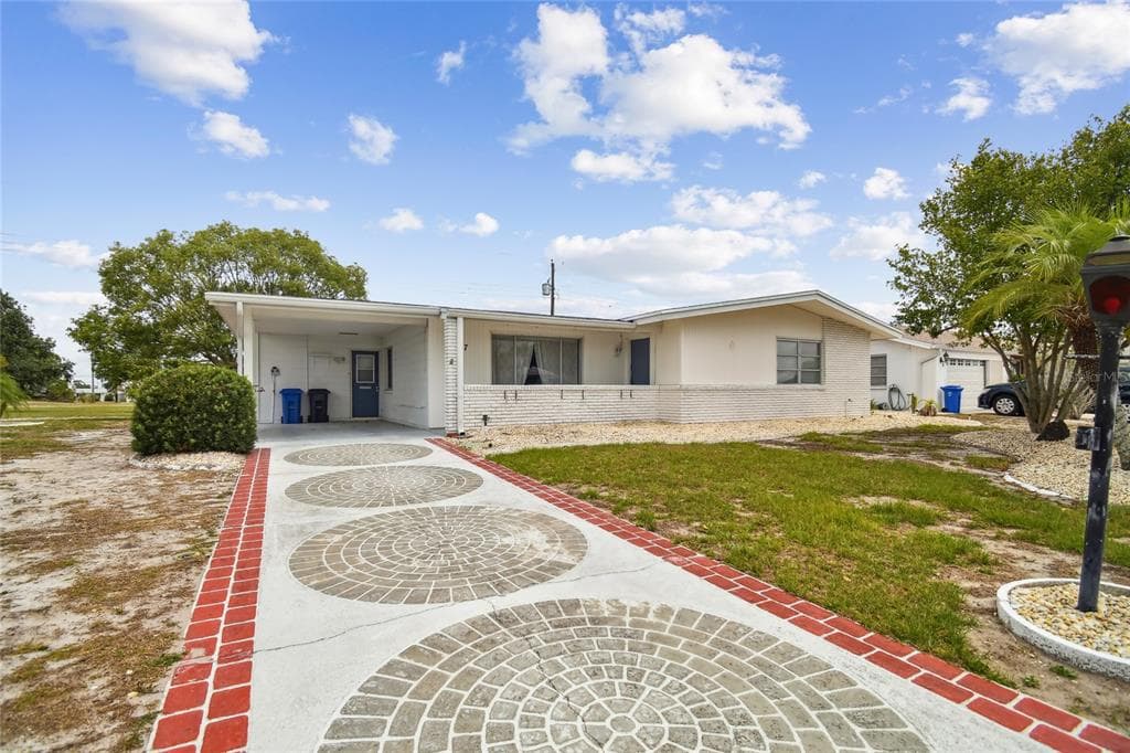807 OJAI AVENUE UNIT 02 SUN CITY CENTER, FL 33573