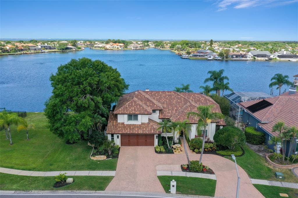 5816 E LONGBOAT BOULEVARD TAMPA, FL 33615