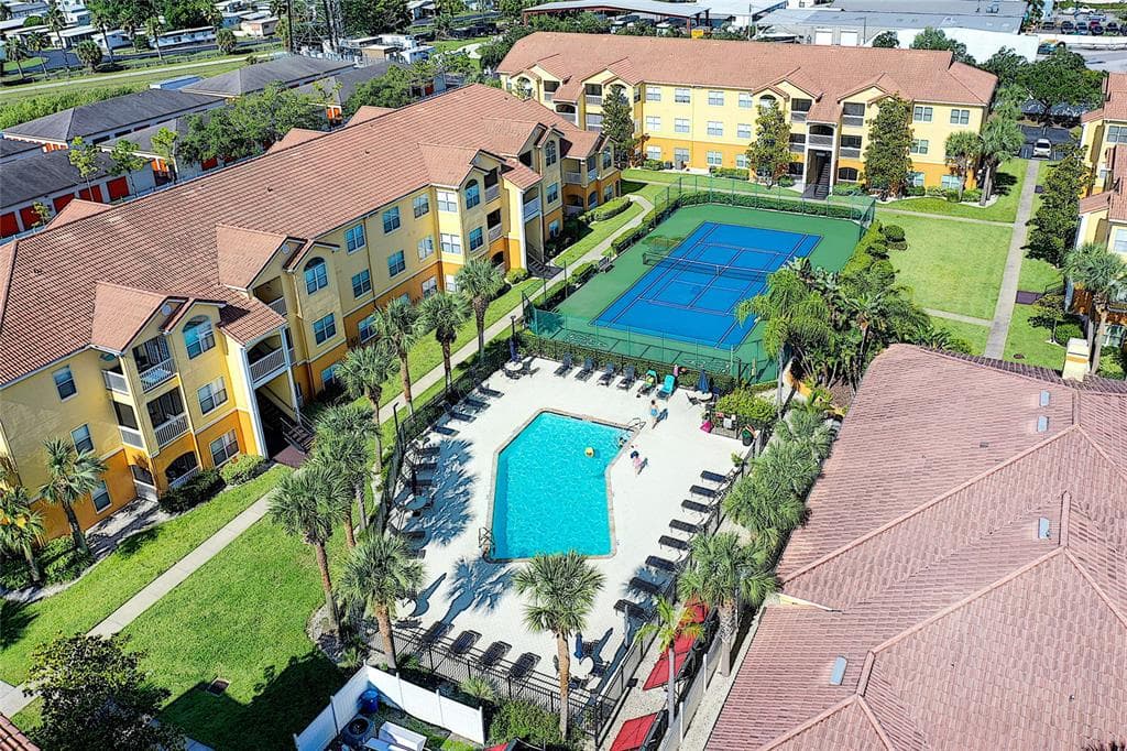 10764 70TH AVENUE UNIT 2207 SEMINOLE, FL 33772
