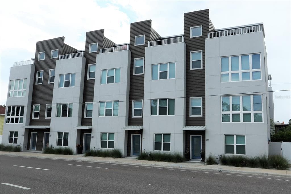 755 CALLA TERRACE N ST PETERSBURG, FL 33701