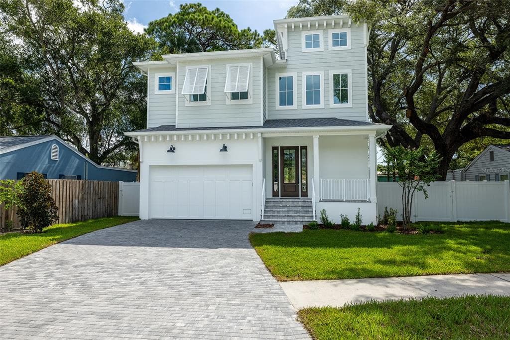 3606 E ROYAL PALM CIRCLE TAMPA, FL 33629