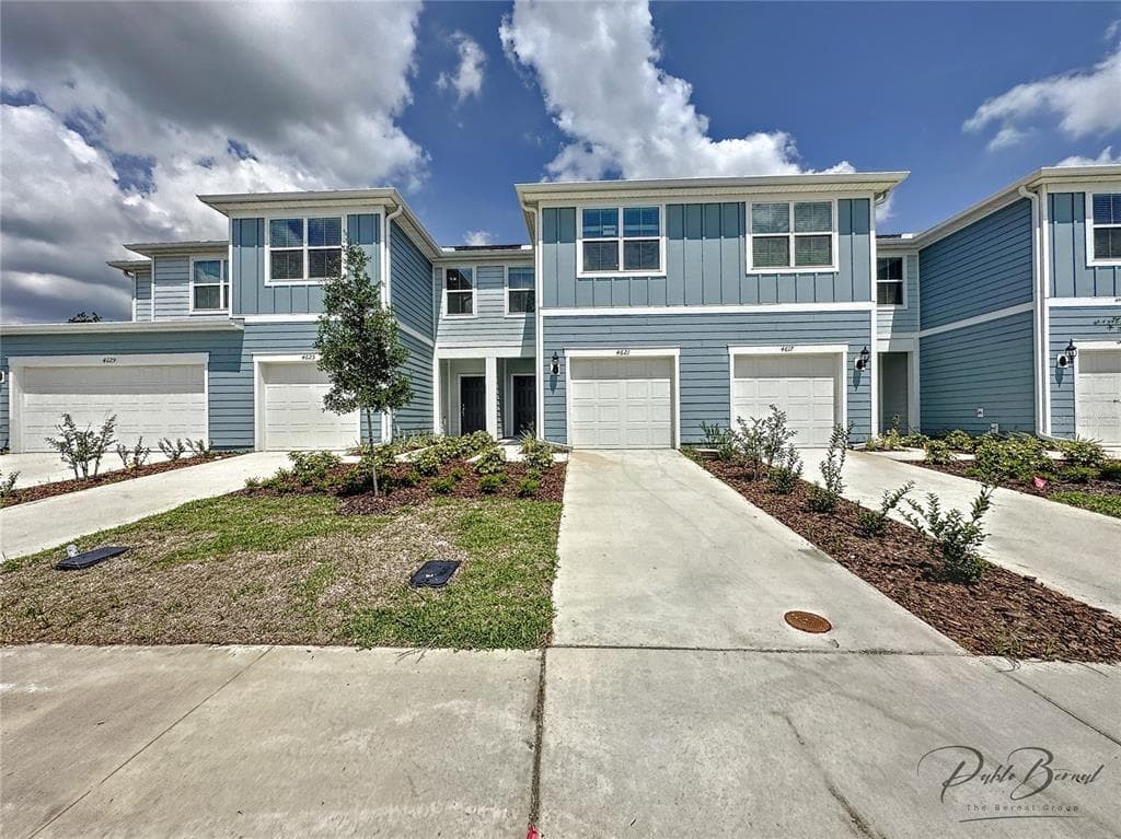 4621 SPARKLING SHELL AVENUE KISSIMMEE, FL 34746