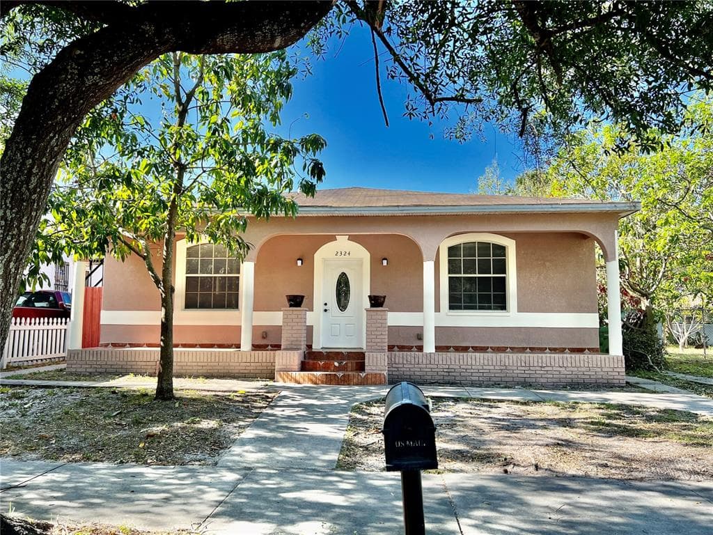 2324 W PALMETTO STREET TAMPA, FL 33607