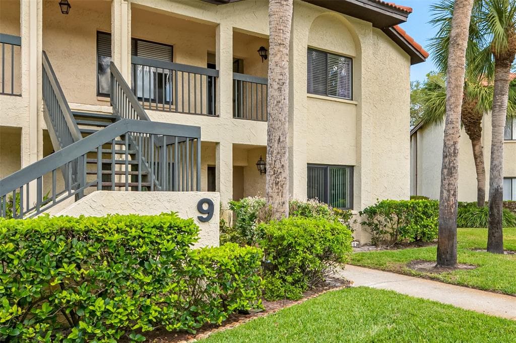 1801 E LAKE ROAD UNIT 9D PALM HARBOR, FL 34685