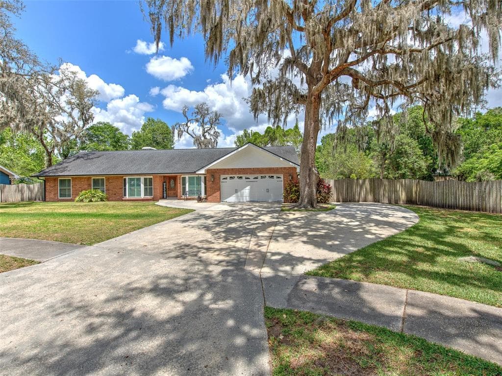 2516 LAURELWOOD LANE VALRICO, FL 33596