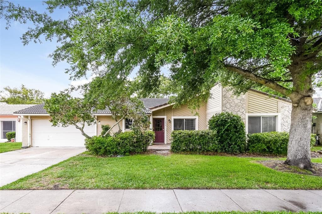 10412 MANASSAS CIRCLE ORLANDO, FL 32821