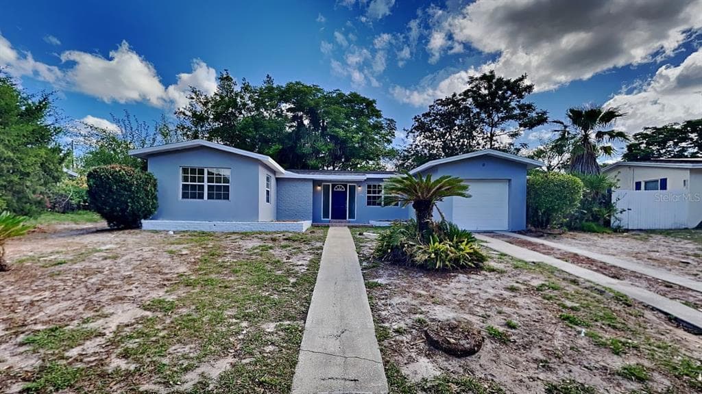 1461 E HARTLEY CIRCLE DELTONA, FL 32725