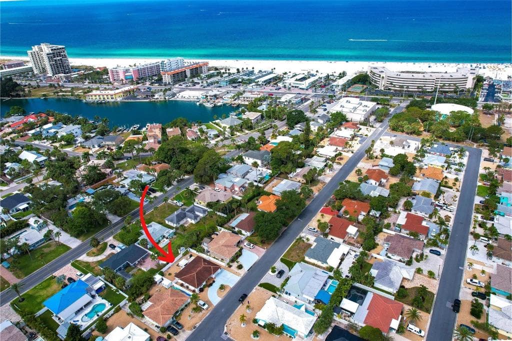 186 45TH AVENUE ST PETE BEACH, FL 33706