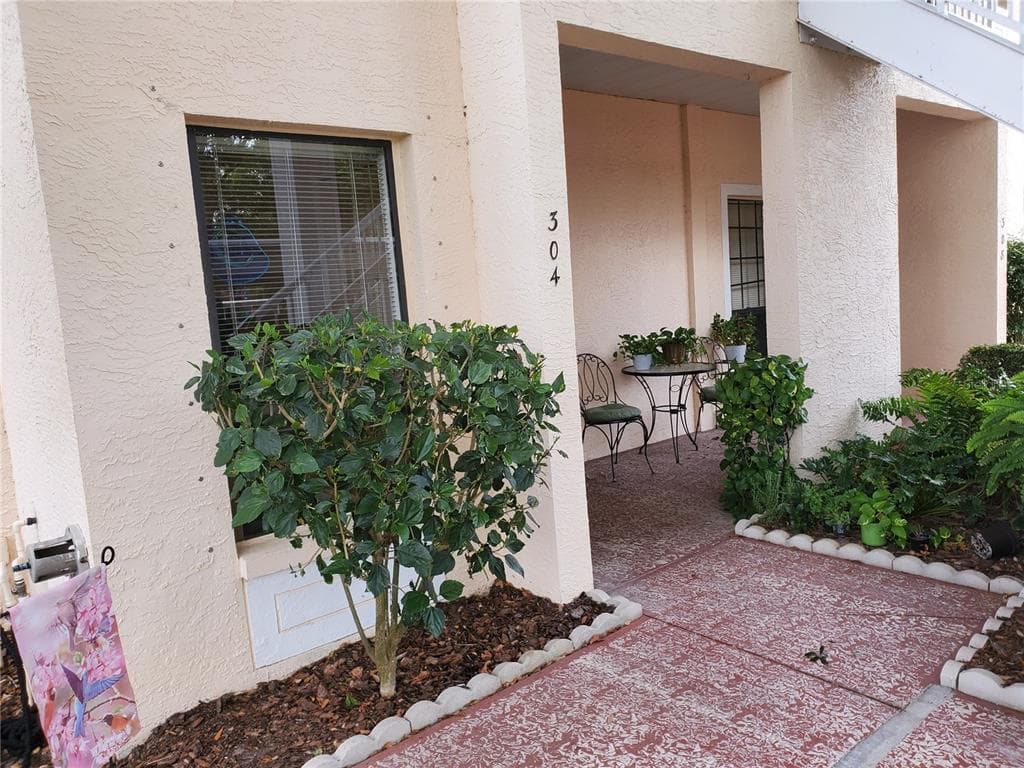 304 KELSEY WAY SUN CITY CENTER, FL 33573