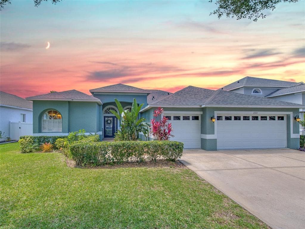 2705 KING SURREY COURT