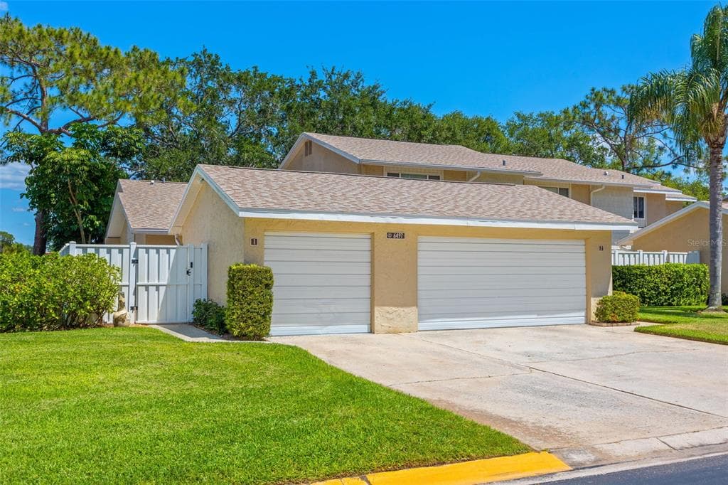 6497 CAPE HATTERAS WAY NE UNIT 1 ST PETERSBURG, FL 33702