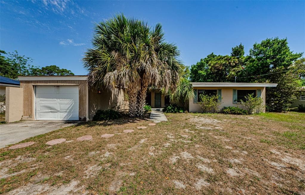 2713 RENATTA DRIVE BELLEAIR BLUFFS, FL 33770
