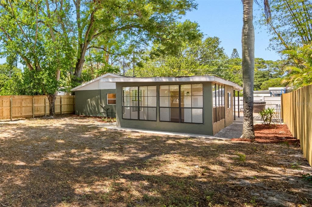 2169 23RD AVENUE N ST PETERSBURG, FL 33713