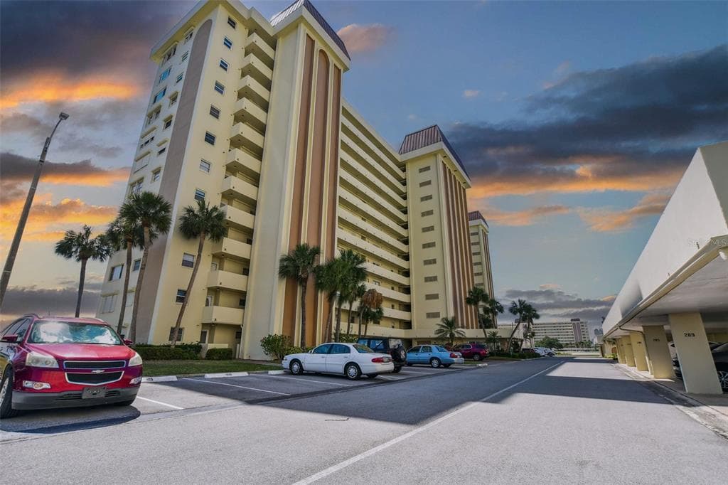 4525 COVE CIRCLE UNIT 601 ST PETERSBURG, FL 33708