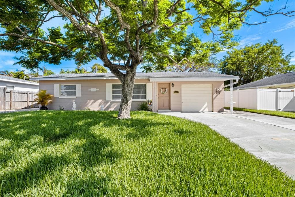10497 127TH PLACE LARGO, FL 33773